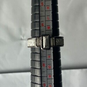 Womens Silver Tone Band Ring With Clear Stones Size 7